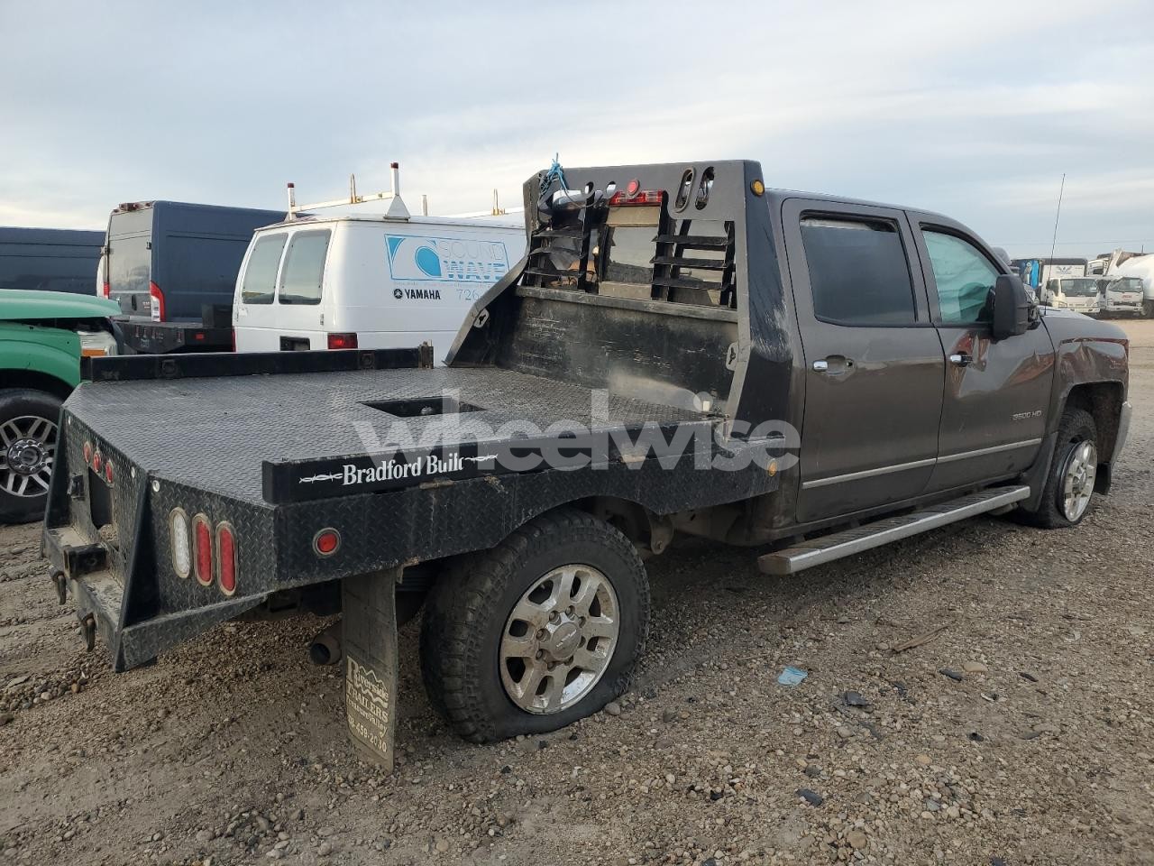 Photo 3 of 2015 CHEVROLET SILVERADO K3500 LTZ (VIN 1GC4K0E89FF140046)