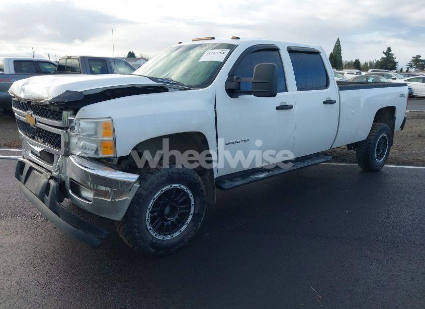 Photo 2 of 2014 Chevrolet Silverado 3500HD LT (VIN 1GC4K0EG7EF177876)