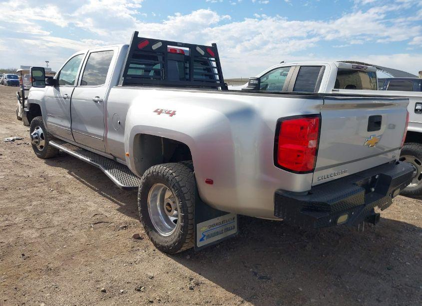Photo 3 of 2018 Chevrolet Silverado 3500HD LTZ (VIN 1GC4K0EY0JF211692)