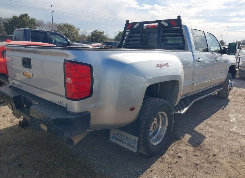 Photo 4 of 2018 Chevrolet Silverado 3500HD LTZ (VIN 1GC4K0EY0JF211692)