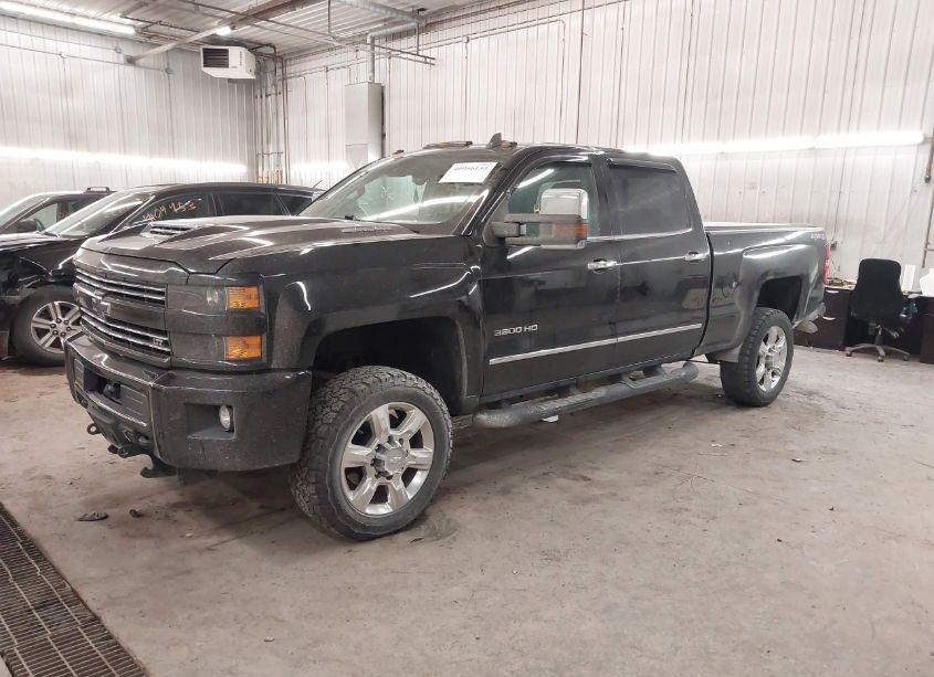 Photo 2 of 2017 Chevrolet Silverado 3500HD LTZ (VIN 1GC4K0EY3HF248830)