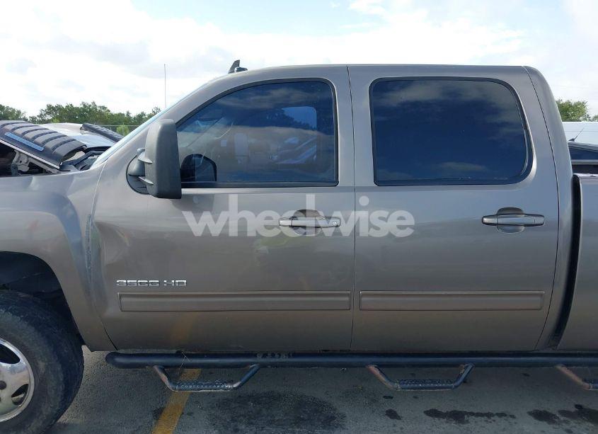 Photo 15 of 2012 Chevrolet Silverado 3500HD LTZ (VIN 1GC4K1C82CF175449)