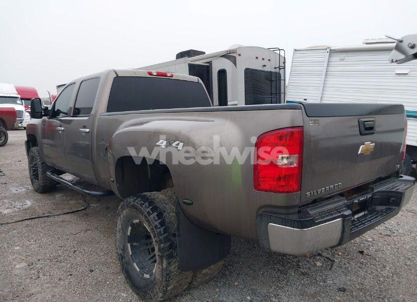 Photo 3 of 2011 Chevrolet Silverado 3500HD LTZ (VIN 1GC4K1C87BF200814)