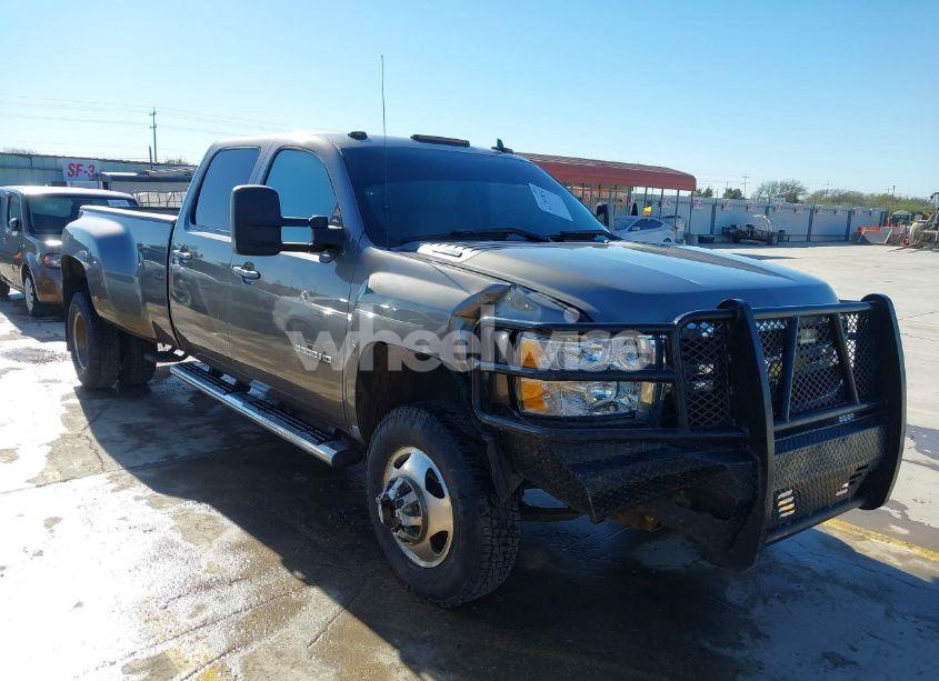 2013 Chevrolet Silverado 3500HD LTZ (VIN 1GC4K1C89DF132342) main photo