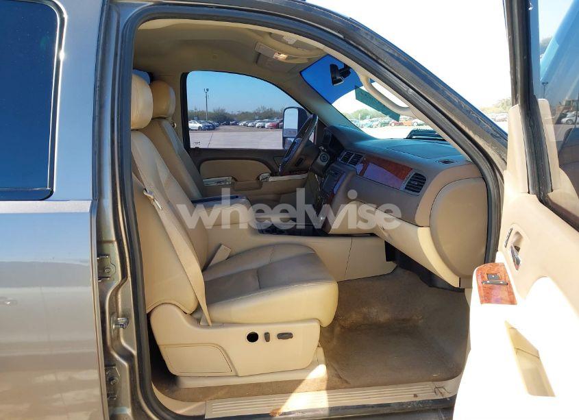 Photo 12 of 2013 Chevrolet Silverado 3500HD LTZ (VIN 1GC4K1C89DF132342)