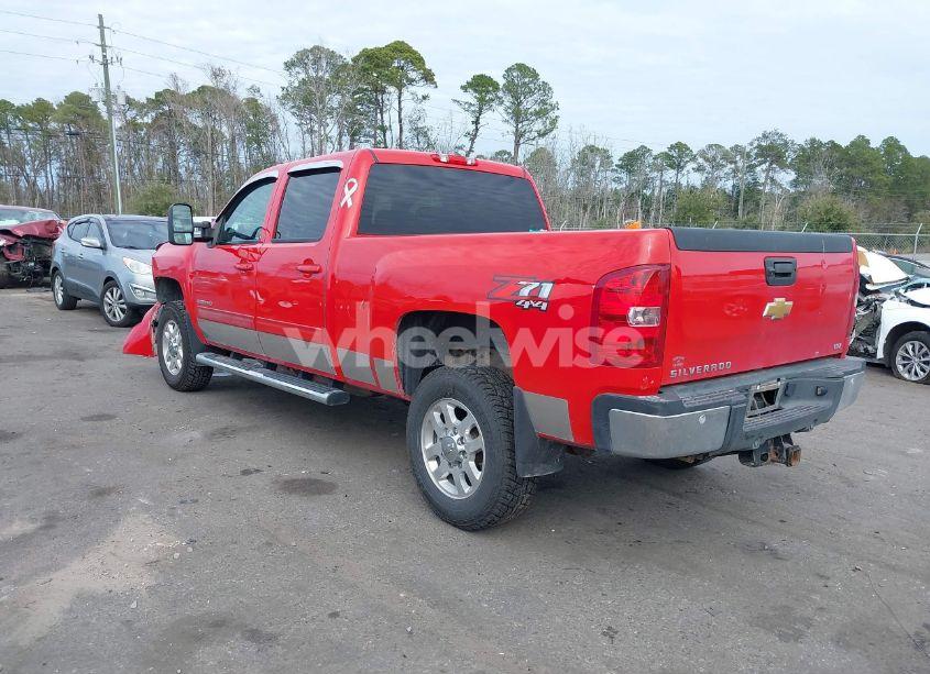 Photo 3 of 2013 Chevrolet Silverado 3500HD LTZ (VIN 1GC4K1C8XDF205752)