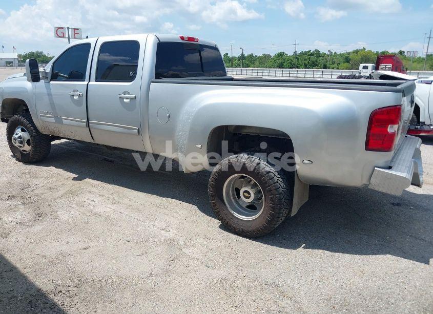 Photo 3 of 2014 Chevrolet Silverado 3500HD LTZ (VIN 1GC4K1C8XEF121951)