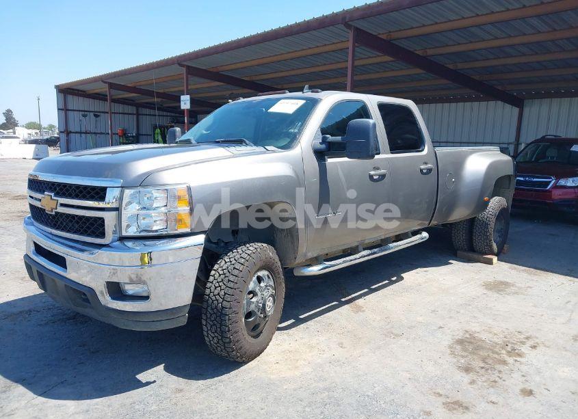 Photo 2 of 2013 Chevrolet Silverado 3500HD LTZ (VIN 1GC4K1CG3DF166395)