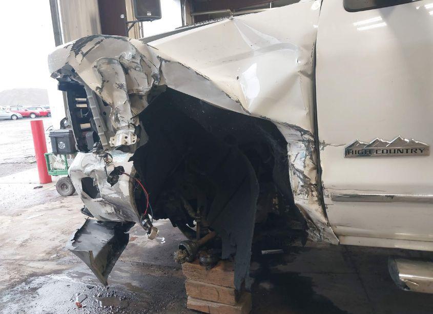 Photo 12 of 2015 Chevrolet Silverado 3500HD HIGH COUNTRY (VIN 1GC4K1E86FF585320)