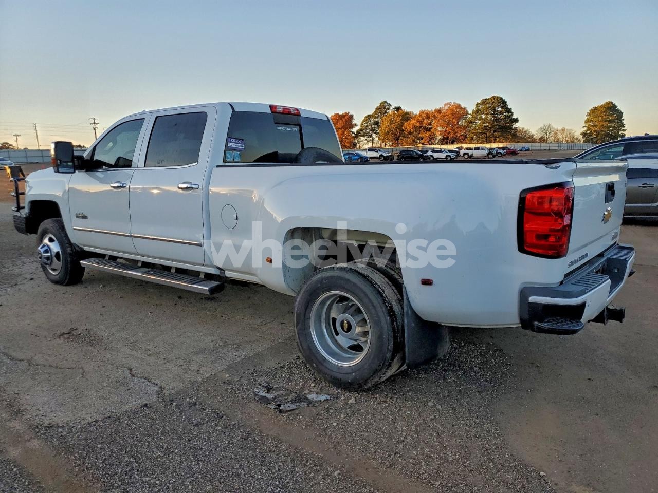 Photo 2 of 2016 CHEVROLET SILVERADO K3500 HIGH COUNTRY (VIN 1GC4K1E88GF192128)