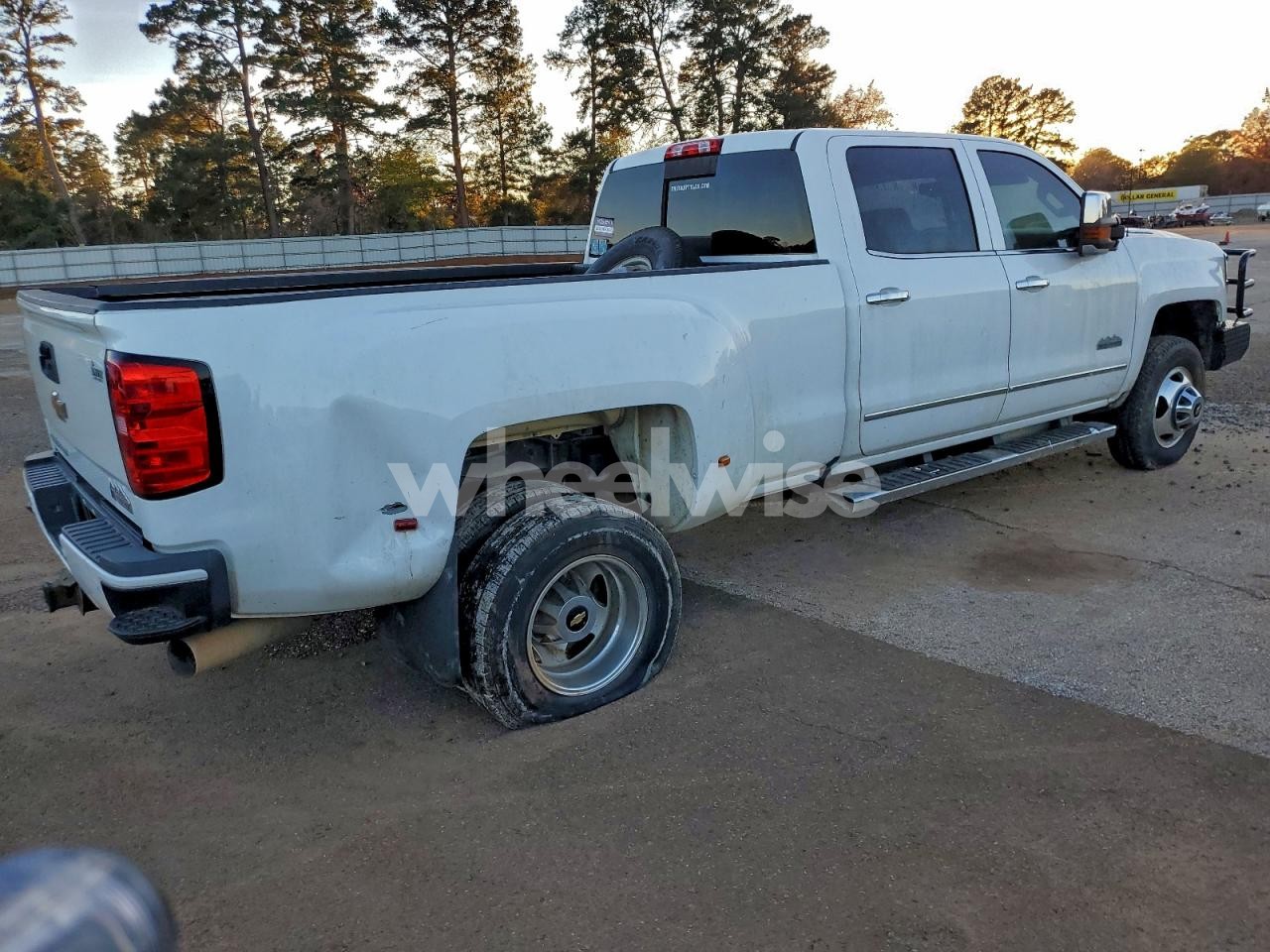 Photo 3 of 2016 CHEVROLET SILVERADO K3500 HIGH COUNTRY (VIN 1GC4K1E88GF192128)