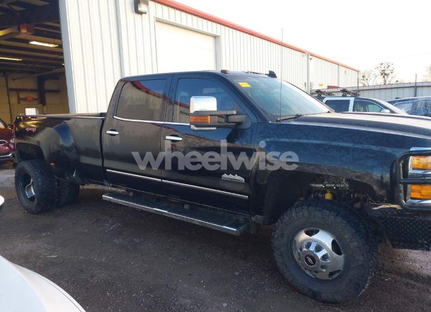 Photo 13 of 2016 Chevrolet Silverado 3500HD HIGH COUNTRY (VIN 1GC4K1E89GF287104)