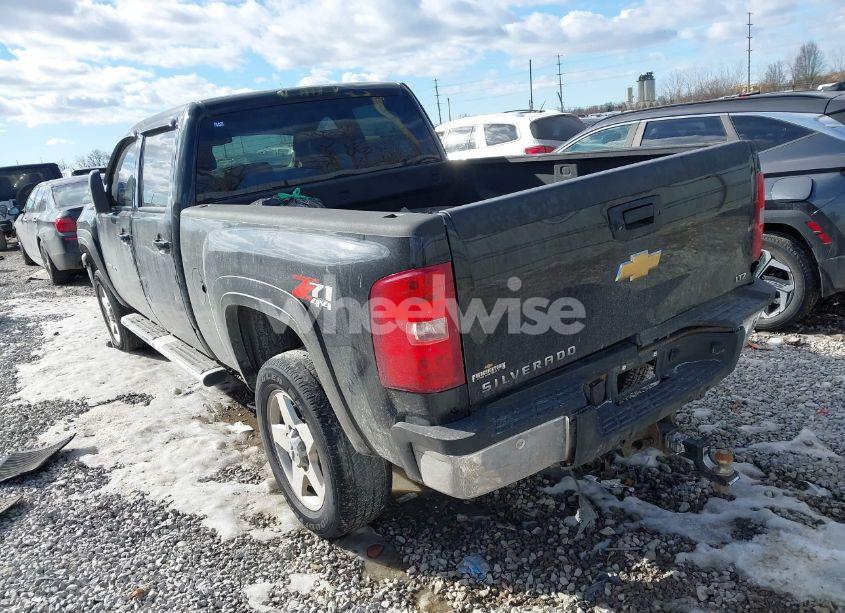 Photo 3 of 2013 Chevrolet Silverado 3500HD LTZ (VIN 1GC4K1EG8DF156510)