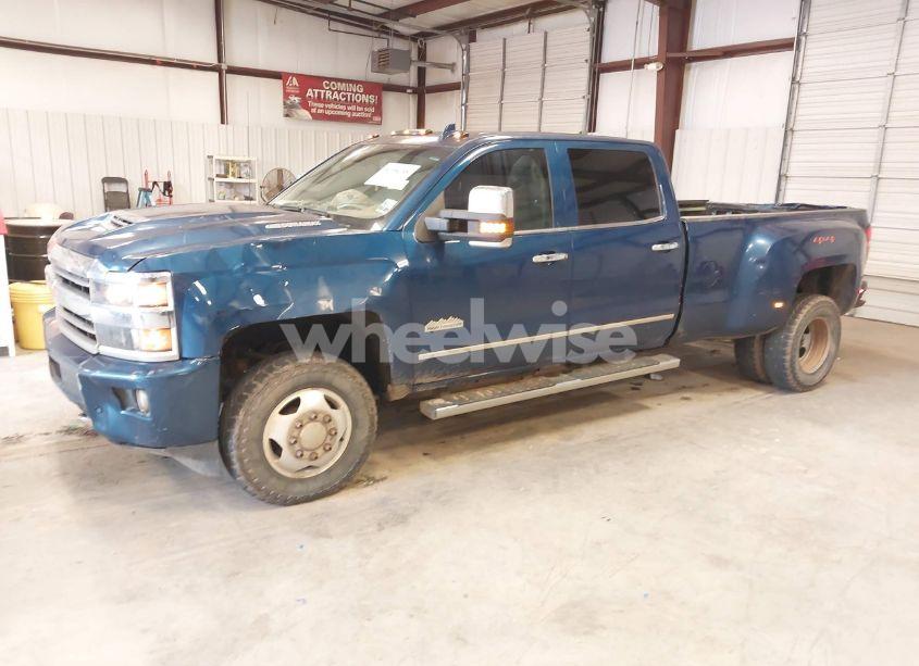 Photo 2 of 2018 Chevrolet Silverado 3500HD HIGH COUNTRY (VIN 1GC4K1EY0JF284292)