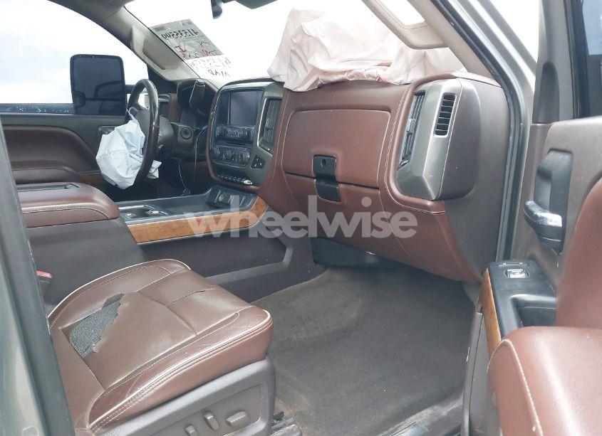 Photo 7 of 2017 Chevrolet Silverado 3500HD HIGH COUNTRY (VIN 1GC4K1EY1HF118468)