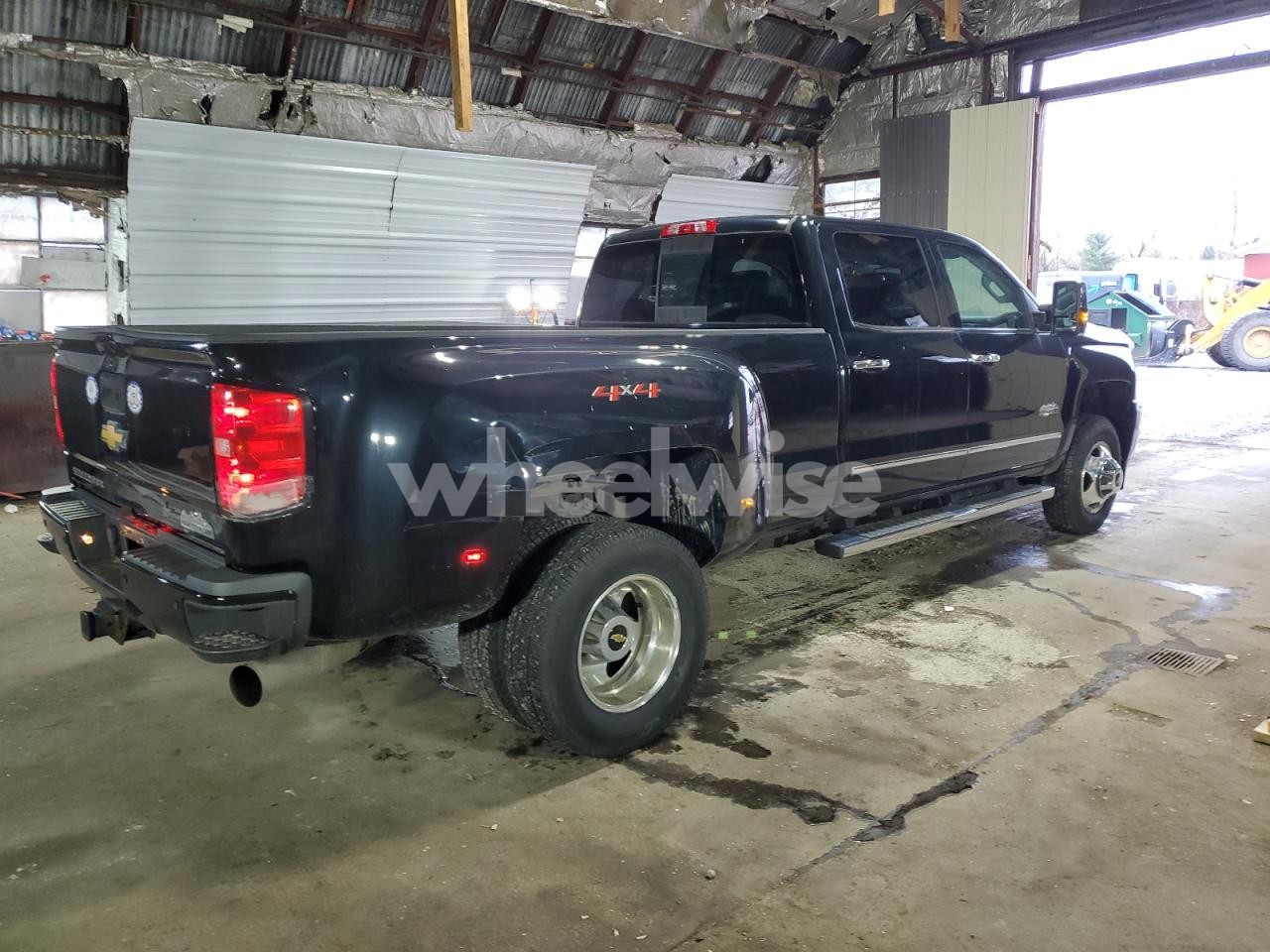 Photo 3 of 2018 CHEVROLET SILVERADO K3500 HIGH COUNTRY (VIN 1GC4K1EY4JF287941)