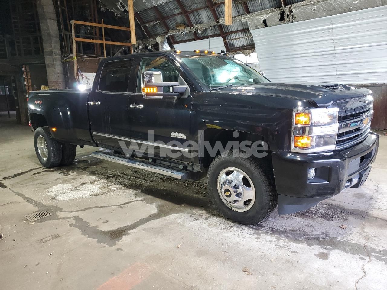 Photo 4 of 2018 CHEVROLET SILVERADO K3500 HIGH COUNTRY (VIN 1GC4K1EY4JF287941)