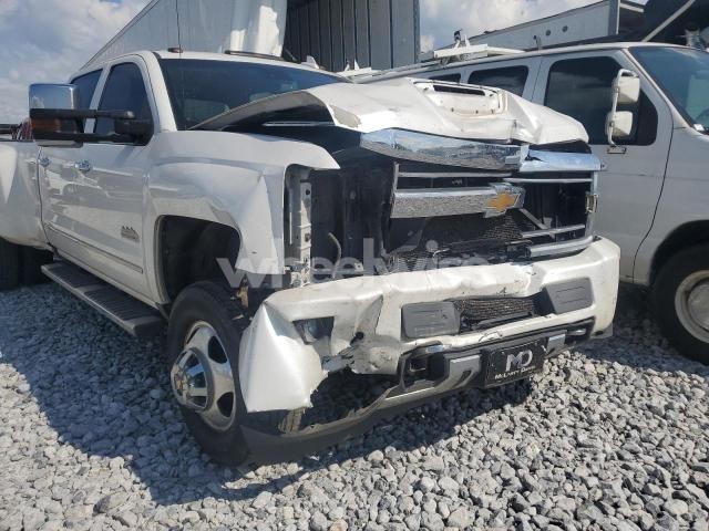 Photo 2 of 2018 CHEVROLET SILVERADO K3500 HIGH COUNTRY (VIN 1GC4K1EYXJF259545)