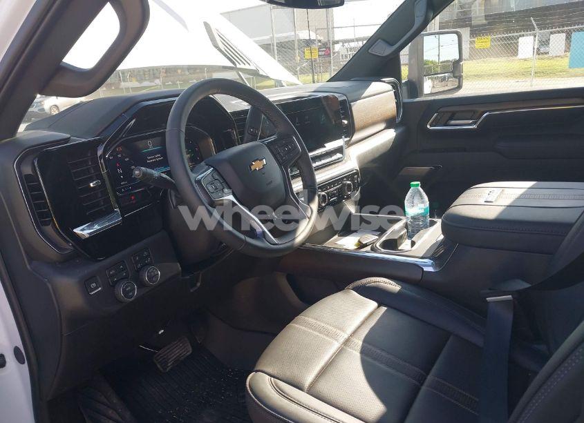 Photo 6 of 2025 Chevrolet Silverado 2500HD 4WD STANDARD BED HIGH COUNTRY (VIN 1GC4KREY6SF238336)