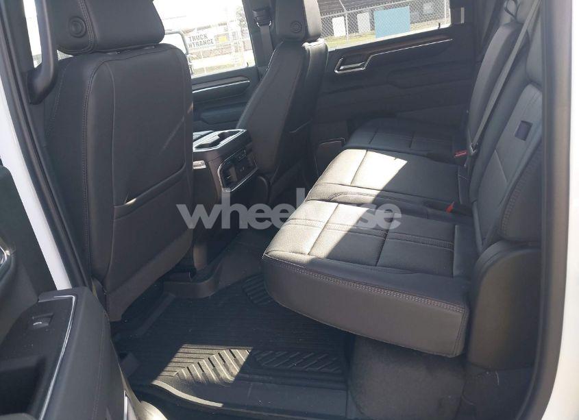 Photo 7 of 2025 Chevrolet Silverado 2500HD 4WD STANDARD BED HIGH COUNTRY (VIN 1GC4KREY6SF238336)