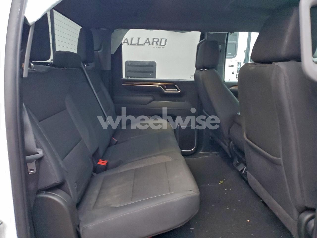 Photo 10 of 2025 CHEVROLET SILVERADO K3500 LT (VIN 1GC4KTEYXSF350862)