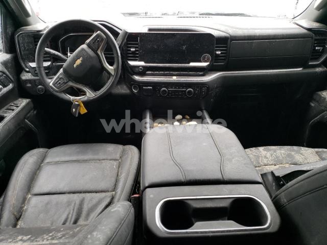 Photo 4 of 2025 CHEVROLET SILVERADO K3500 LTZ (VIN 1GC4KUEY1SF141029)