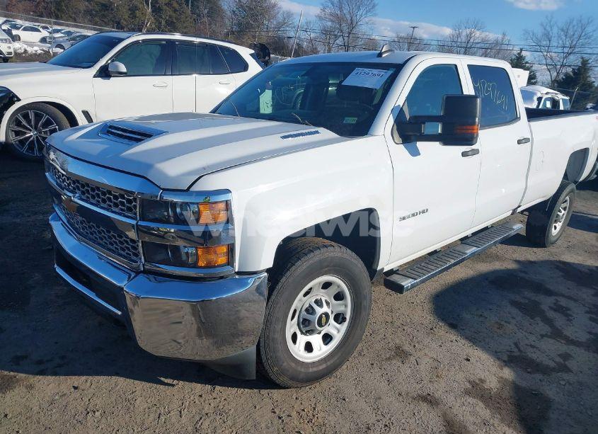 Photo 2 of 2019 Chevrolet Silverado 3500HD WT (VIN 1GC4KVCY1KF110453)
