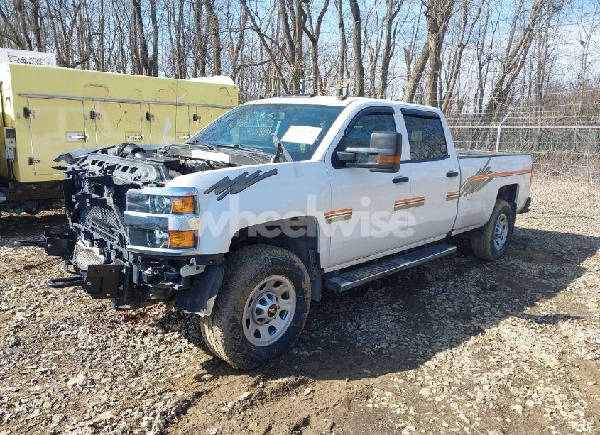 Photo 2 of 2019 Chevrolet Silverado 3500HD WT (VIN 1GC4KVCY9KF164695)