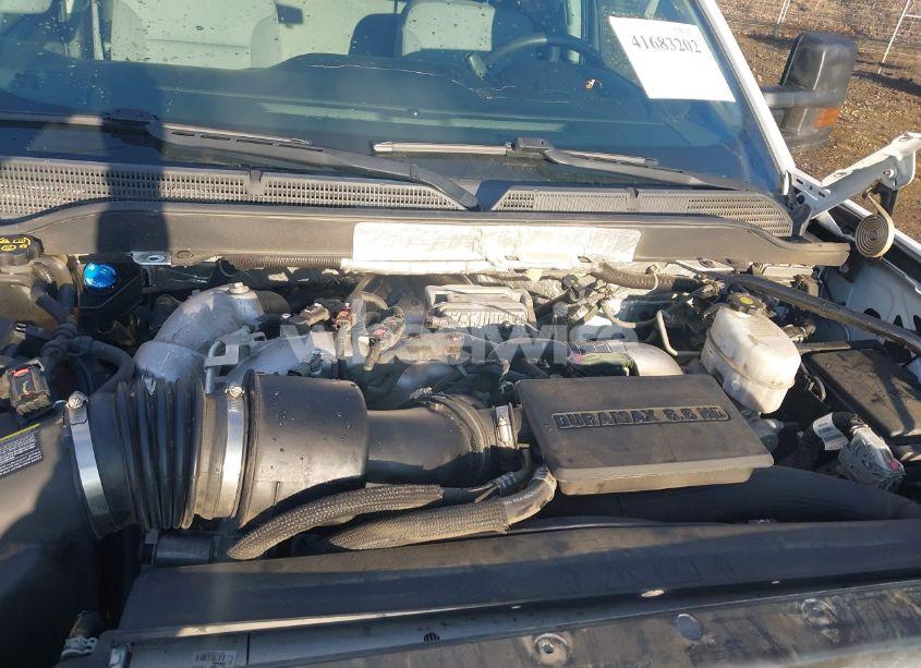 Photo 9 of 2019 Chevrolet Silverado 3500HD WT (VIN 1GC4KVCY9KF164695)