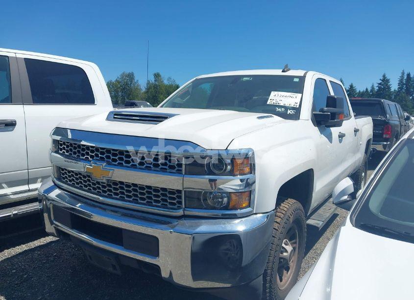 Photo 2 of 2019 Chevrolet Silverado 3500HD WT (VIN 1GC4KVEY8KF168511)
