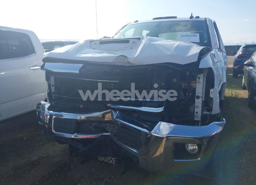 Photo 12 of 2019 Chevrolet Silverado 3500HD LT (VIN 1GC4KWCY7KF167505)