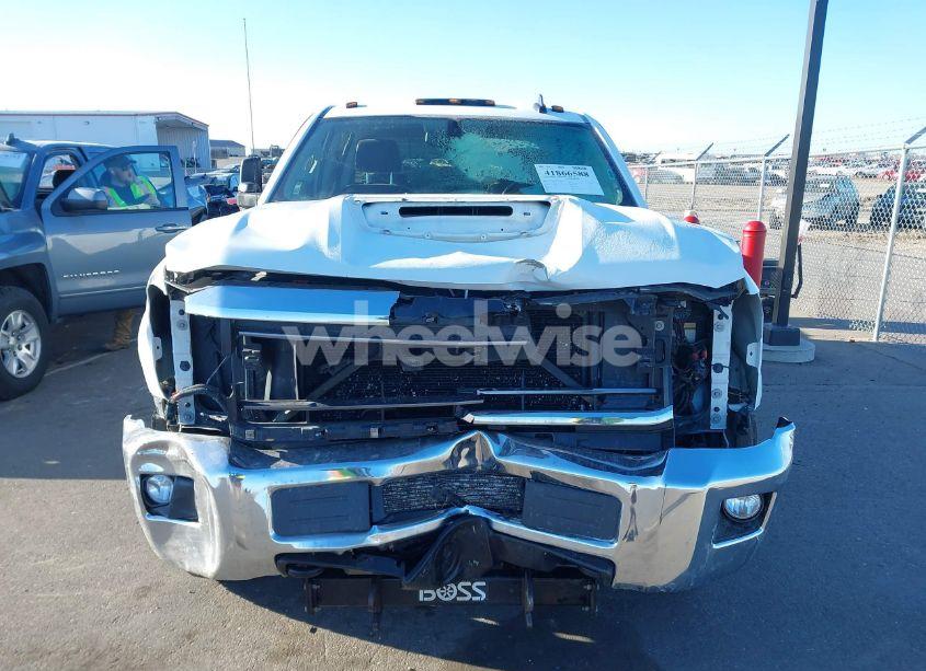 Photo 13 of 2019 Chevrolet Silverado 3500HD LT (VIN 1GC4KWCY7KF167505)