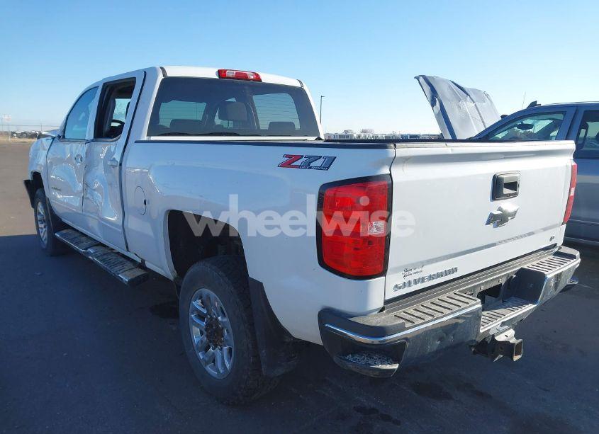 Photo 3 of 2019 Chevrolet Silverado 3500HD LT (VIN 1GC4KWCY7KF167505)