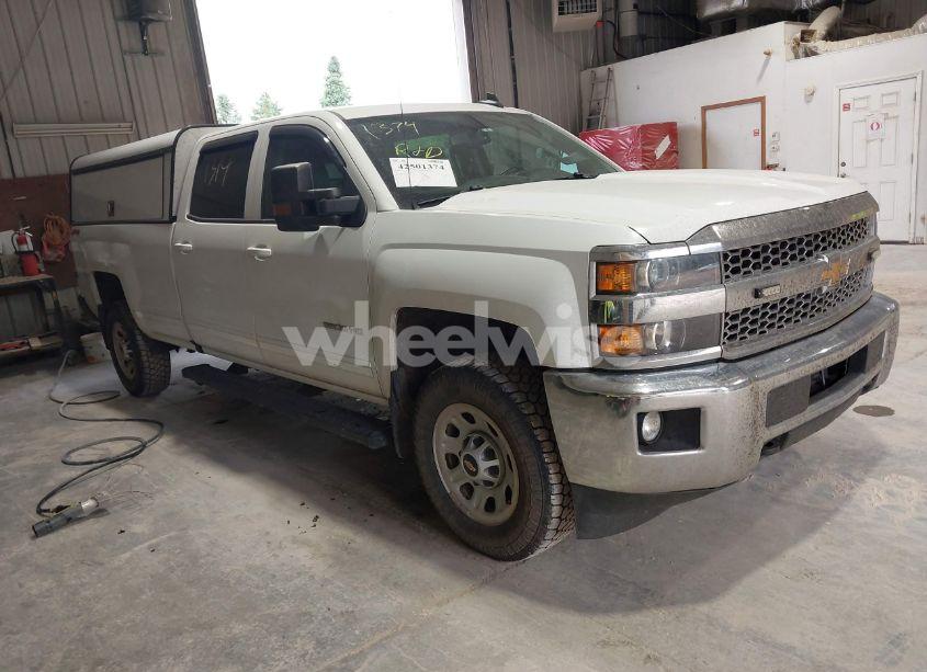2019 Chevrolet Silverado 3500HD LT (VIN 1GC4KWEG9KF256965) main photo