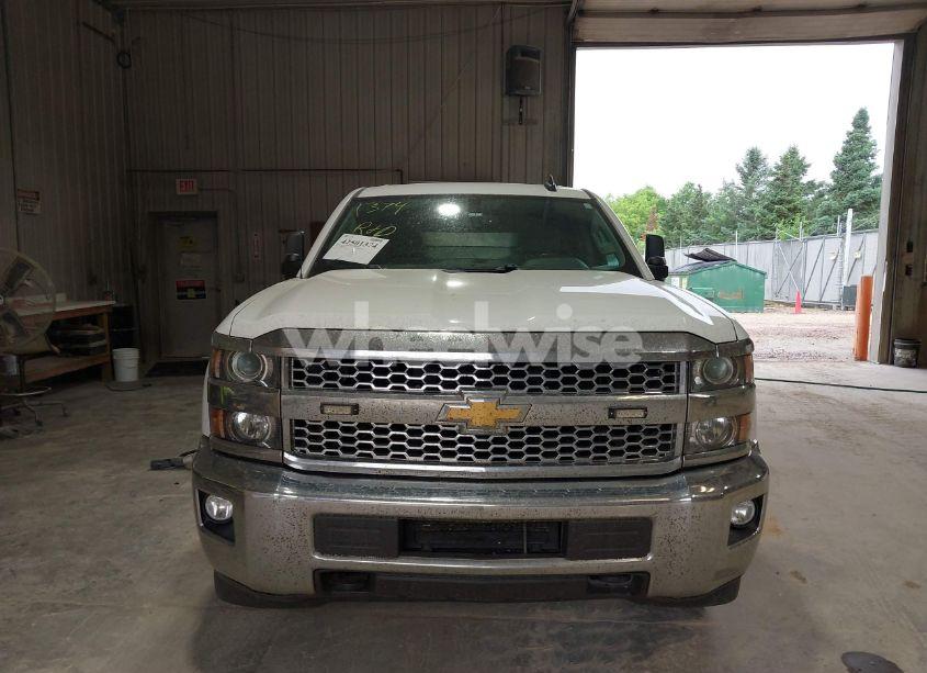Photo 12 of 2019 Chevrolet Silverado 3500HD LT (VIN 1GC4KWEG9KF256965)