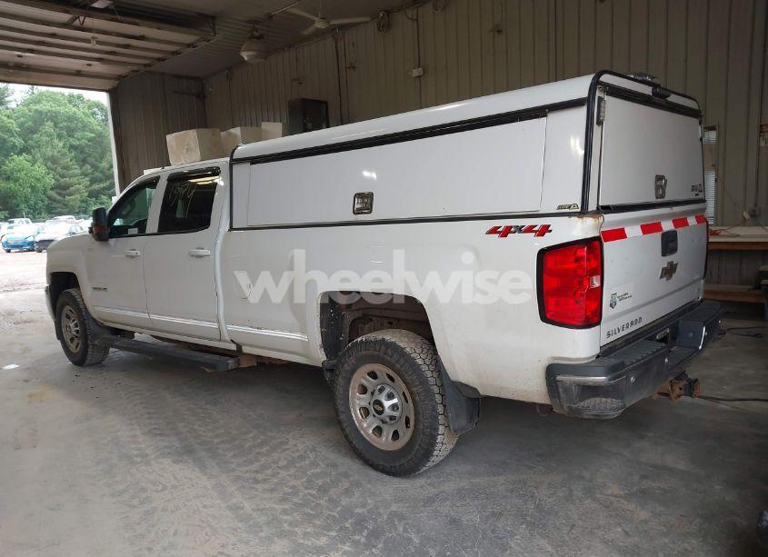 Photo 3 of 2019 Chevrolet Silverado 3500HD LT (VIN 1GC4KWEG9KF256965)