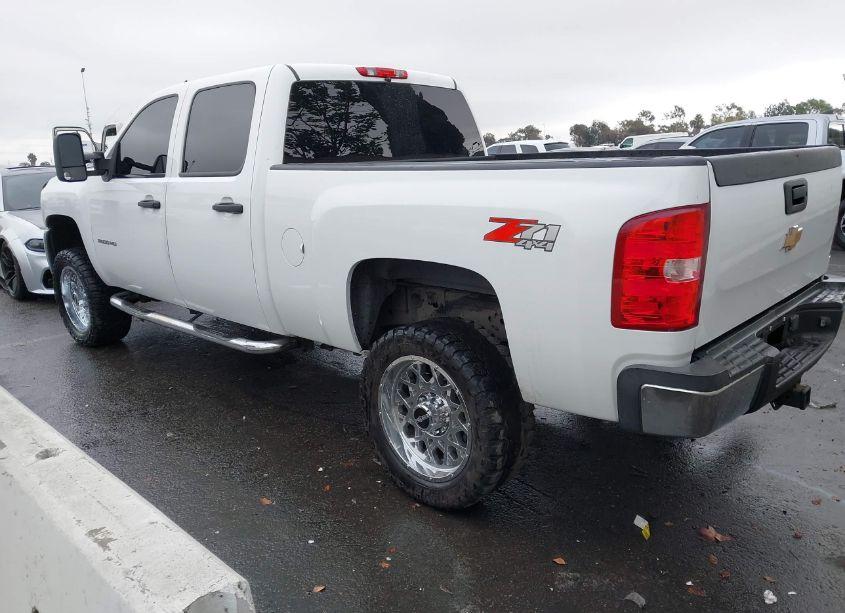 Photo 3 of 2010 Chevrolet Silverado 2500HD LT (VIN 1GC4KXB64AF124065)