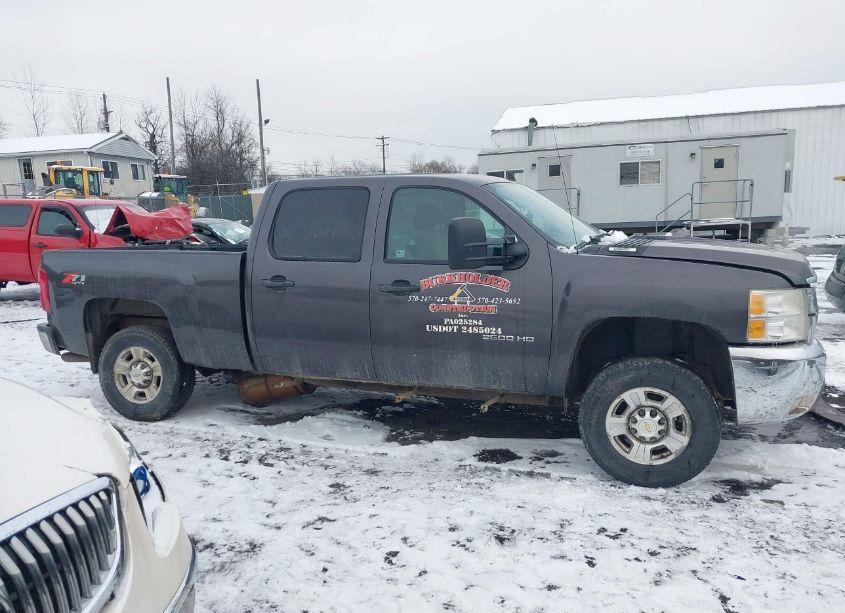 Photo 13 of 2010 Chevrolet Silverado 2500HD LT (VIN 1GC4KXBG3AF127077)
