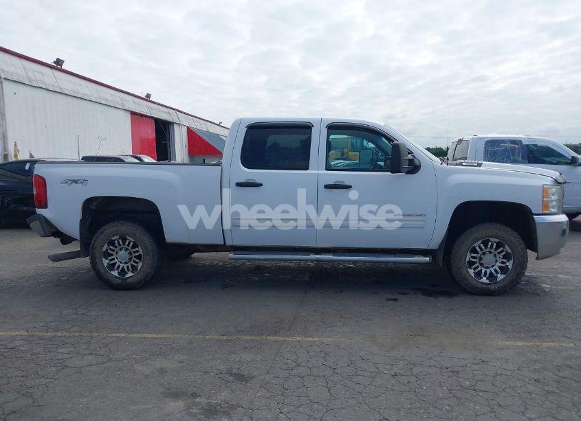 Photo 13 of 2010 Chevrolet Silverado 2500HD LT (VIN 1GC4KXBGXAF140683)