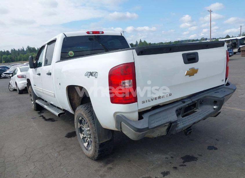 Photo 3 of 2010 Chevrolet Silverado 2500HD LT (VIN 1GC4KXBGXAF140683)