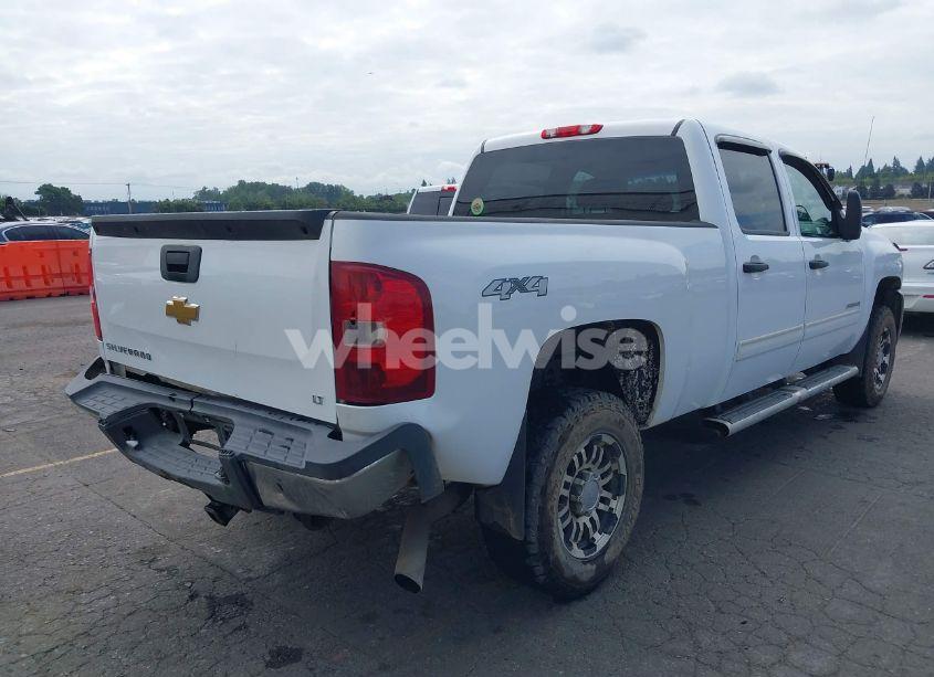 Photo 4 of 2010 Chevrolet Silverado 2500HD LT (VIN 1GC4KXBGXAF140683)