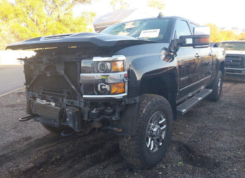 Photo 2 of 2019 Chevrolet Silverado 3500HD LTZ (VIN 1GC4KXEY2KF121843)