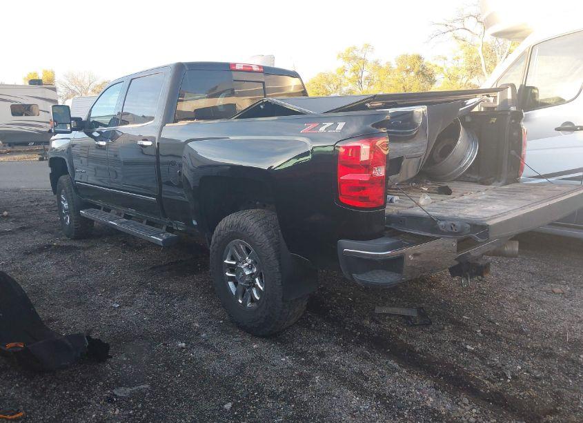 Photo 3 of 2019 Chevrolet Silverado 3500HD LTZ (VIN 1GC4KXEY2KF121843)