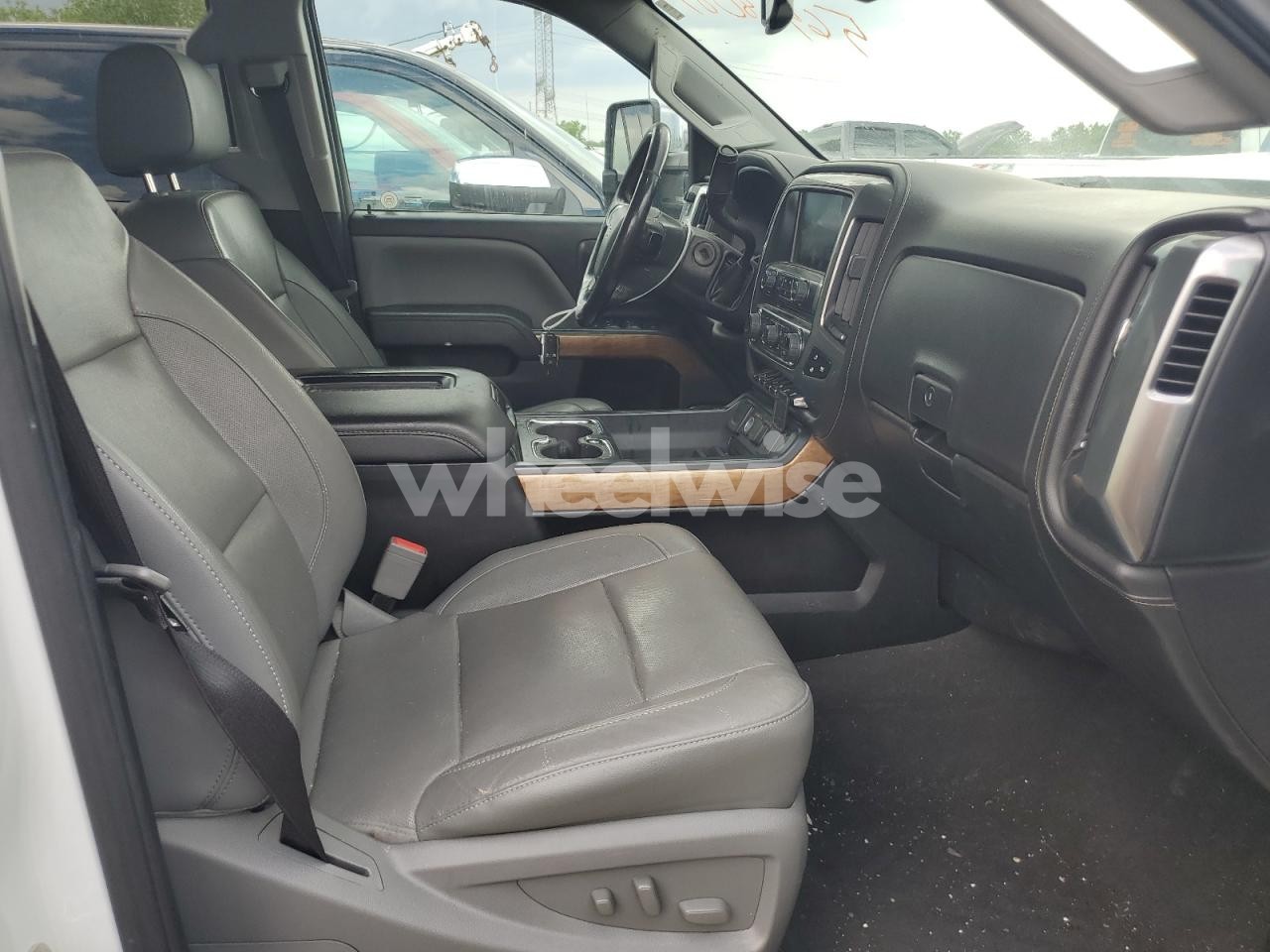 Photo 5 of 2019 CHEVROLET SILVERADO K3500 LTZ (VIN 1GC4KXEY3KF174924)