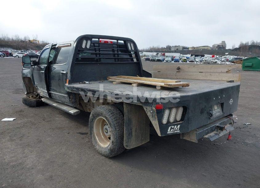 Photo 3 of 2019 Chevrolet Silverado 3500HD LTZ (VIN 1GC4KXEY4KF111590)