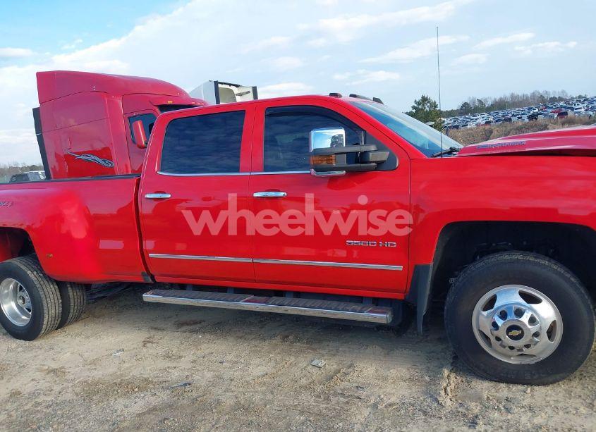 Photo 15 of 2019 Chevrolet Silverado 3500HD LTZ (VIN 1GC4KXEY5KF102428)