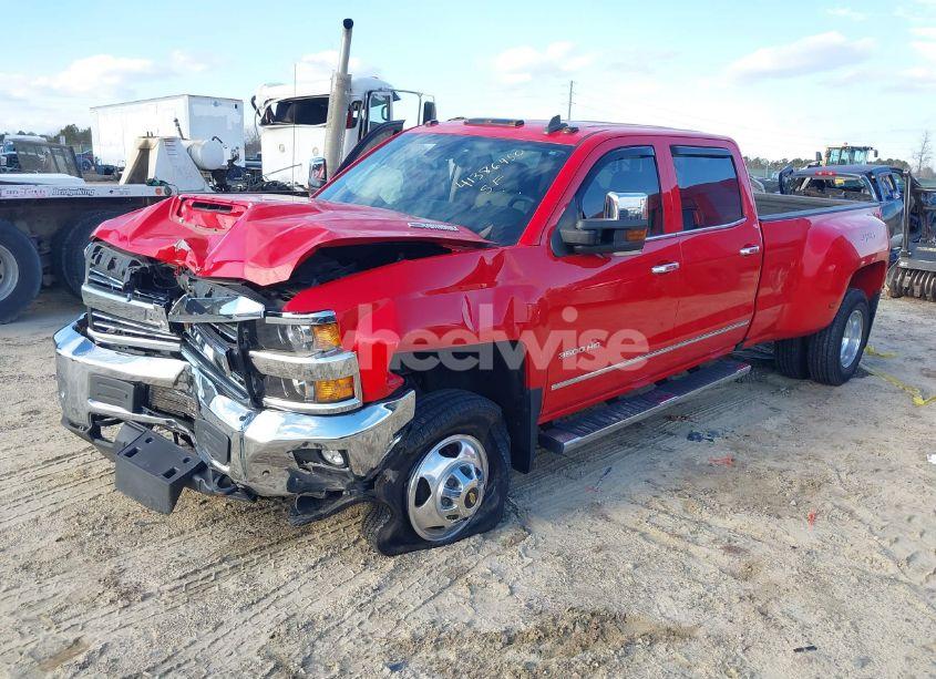 Photo 2 of 2019 Chevrolet Silverado 3500HD LTZ (VIN 1GC4KXEY5KF102428)
