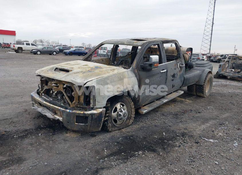 Photo 2 of 2019 Chevrolet Silverado 3500HD LTZ (VIN 1GC4KXEY7KF165711)