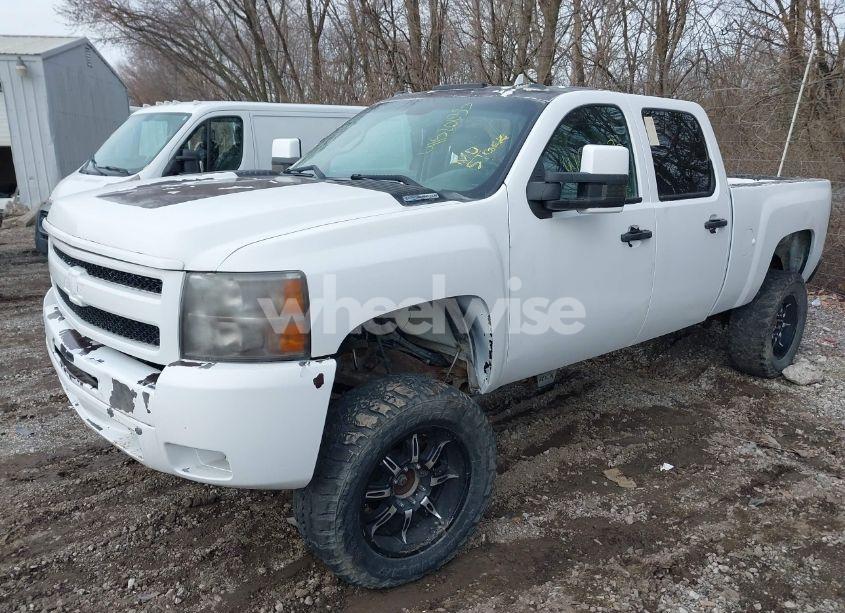 Photo 2 of 2010 Chevrolet Silverado 2500HD LTZ (VIN 1GC4KYB62AF113636)