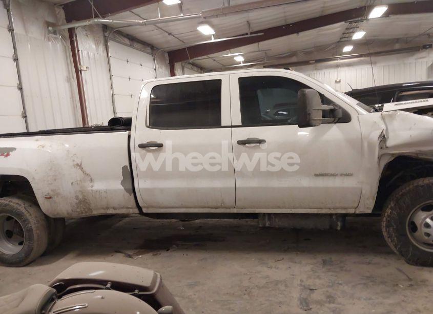 Photo 13 of 2015 Chevrolet Silverado 3500HD WT (VIN 1GC4KYC82FF156770)